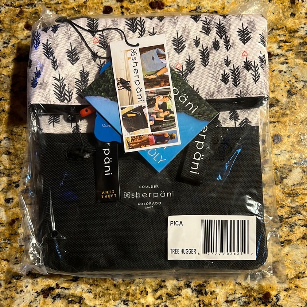 Sherpani Pica Crossbody in Treehugger